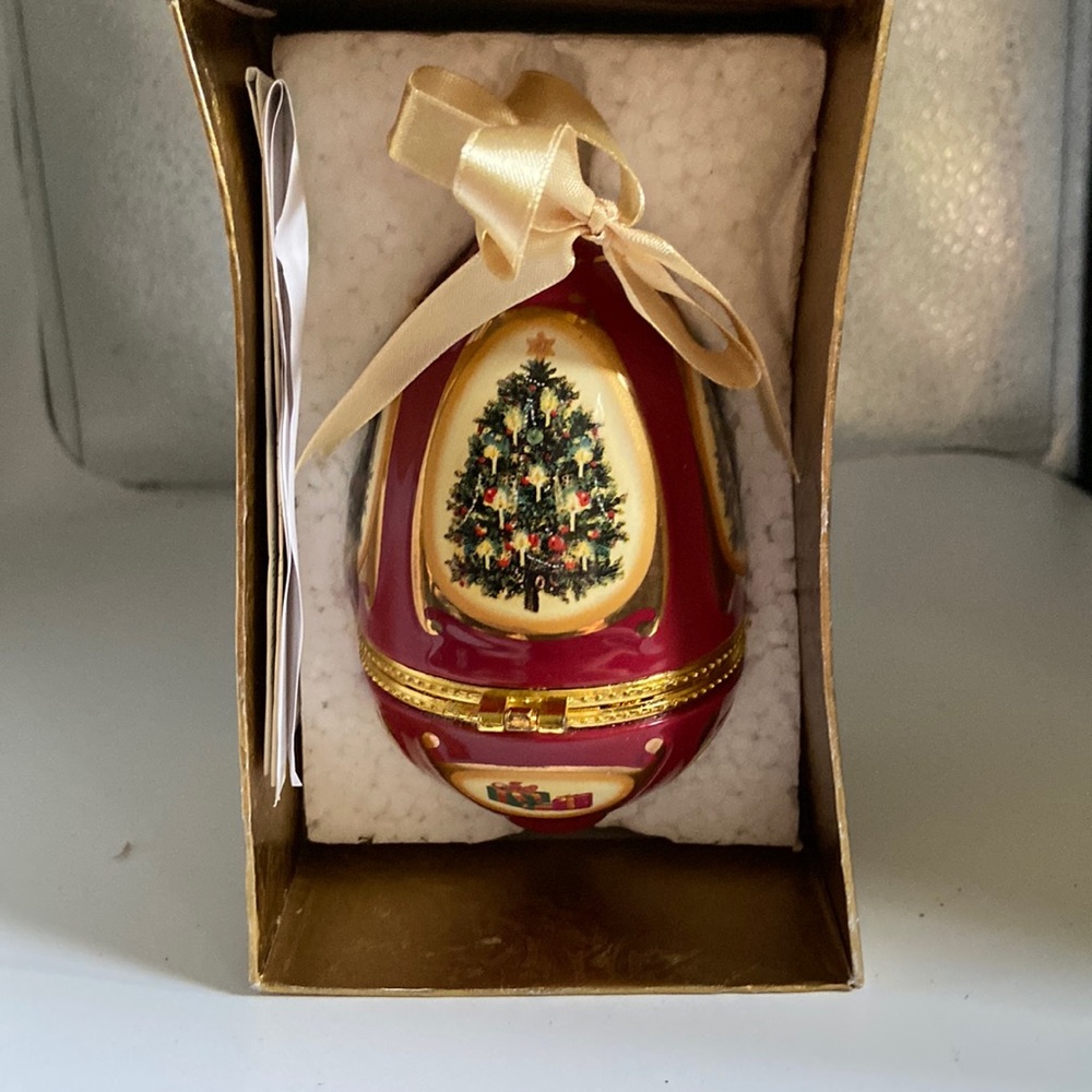 Lovely music egg gift box ala Fabregeb